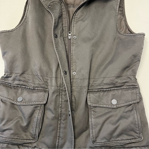 Liz Claiborne Women’s Green Utility Cargo Vest Size Medium Sleeveless Outdoor - Picture 4 of 9